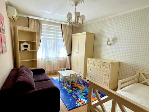 квартира за адресою Дніпровська набережна вул., 19-А