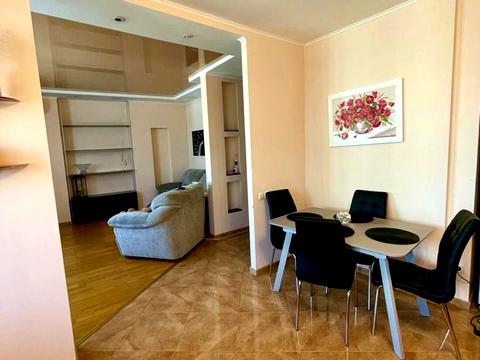 квартира за адресою Дніпровська набережна вул., 19-А