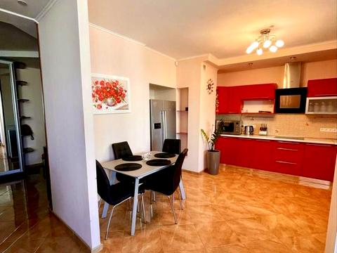 квартира за адресою Дніпровська набережна вул., 19-А