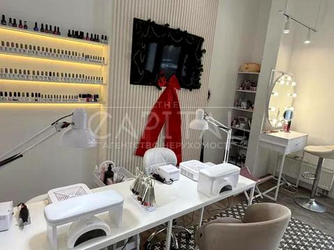 комерційна за адресою Салютна вул., (Будинок 02301-02303)