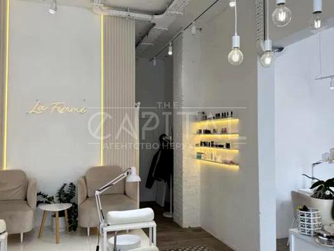 комерційна за адресою Салютна вул., (Будинок 02301-02303)