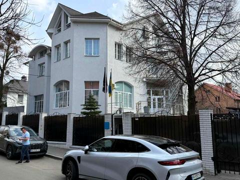 комерційна за адресою Старонаводницька вул., 4-В