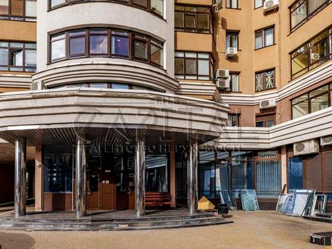 комерційна за адресою Дегтярна вул., 8