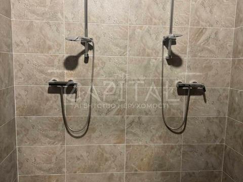 комерційна за адресою Єдності вул., 4