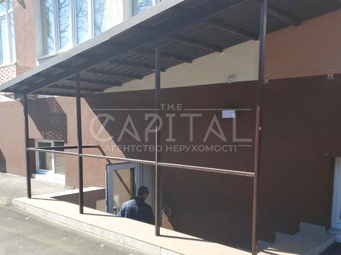 комерційна за адресою Осіння вул., 1