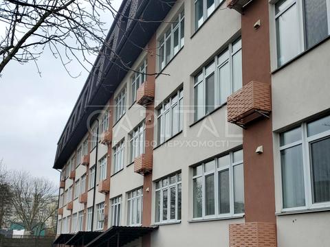 комерційна за адресою Осіння вул., 1