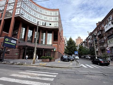 комерційна за адресою Полтавська вул., 10