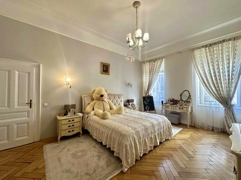 квартира по адресу Верхратского ул., 15