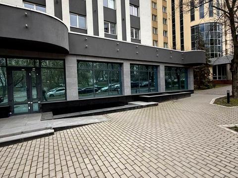 комерційна за адресою Голосіївська вул., 7