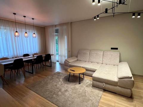 дом по адресу Житній Ринок пл., 4