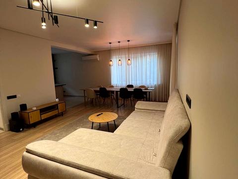 дом по адресу Житній Ринок пл., 4