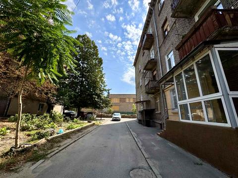 комерційна за адресою Університетська пл. (Радянська), 68