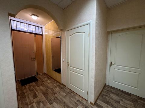 комерційна за адресою Університетська пл. (Радянська), 68