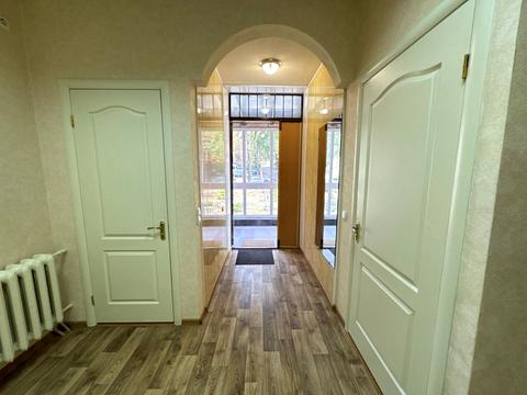 комерційна за адресою Університетська пл. (Радянська), 68