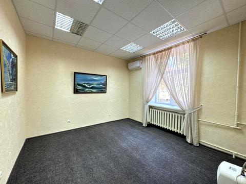 комерційна за адресою Університетська пл. (Радянська), 68