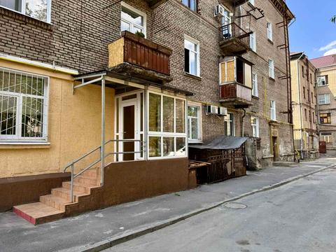 комерційна за адресою Університетська пл. (Радянська), 68