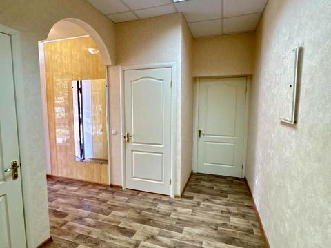 комерційна за адресою Університетська пл. (Радянська), 68