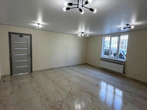 комерційна за адресою Володимира Івасюка вул., 1