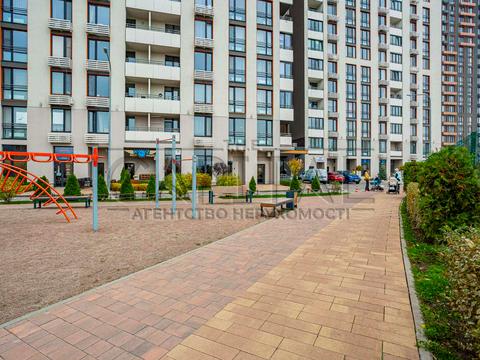 комерційна за адресою Дніпровська набережна вул., 16-Г