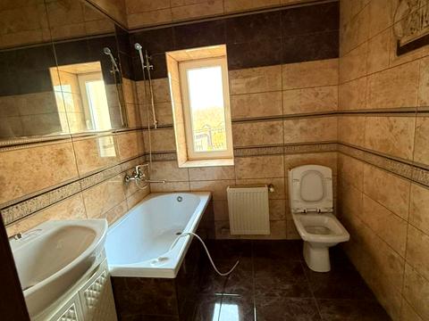 дом по адресу вулиця Липова, 14а