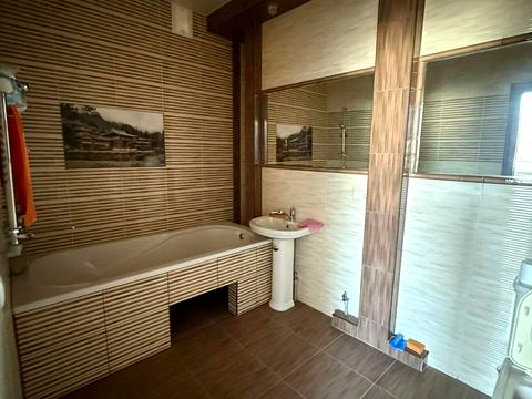 дом по адресу вулиця Липова, 14а