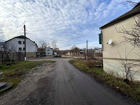 комерційна за адресою Грушевського вул., 10