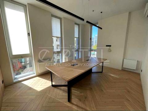 коммерческая по адресу Антоновича ул. (Горького), 44