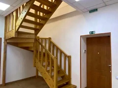 комерційна за адресою Софіївська пл., 18