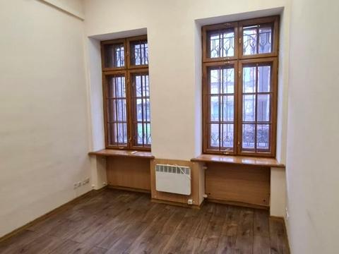 коммерческая по адресу Княгини Ольги ул. (Горького), 2