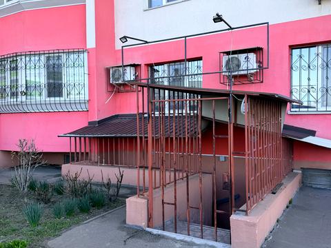 комерційна за адресою Сергія Москаленка вул. (Красовського), 53