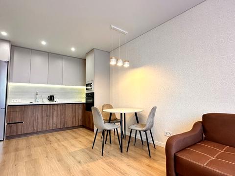 квартира за адресою Віктора Некрасова вул. (Північно-Сирецька), 10