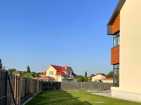 будинок за адресою зоряна