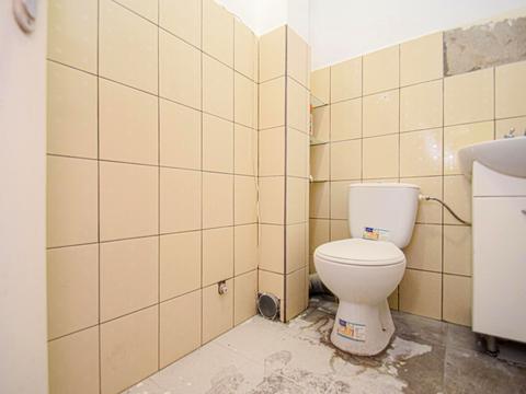 комерційна за адресою Чернівецька вул., 53