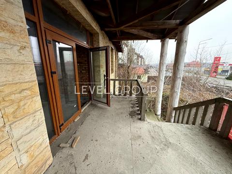 комерційна за адресою Придорожна вул., 11В