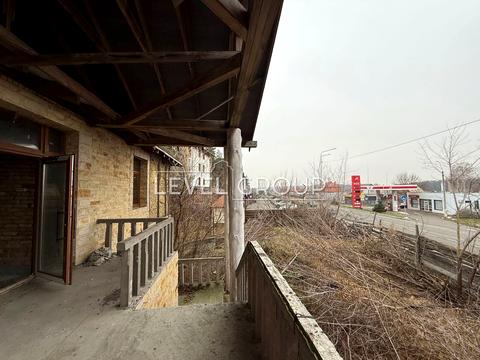 комерційна за адресою Придорожна вул., 11В