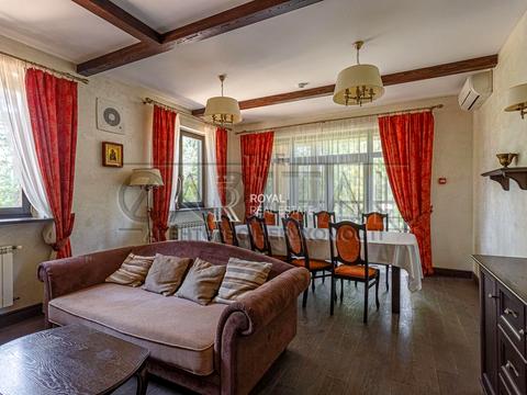 комерційна за адресою Дніпровське шосе, 1