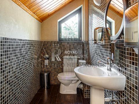 комерційна за адресою Дніпровське шосе, 1