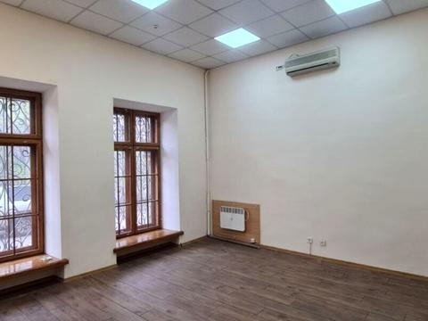 комерційна за адресою Княгині Ольги вул. (Горького), 2