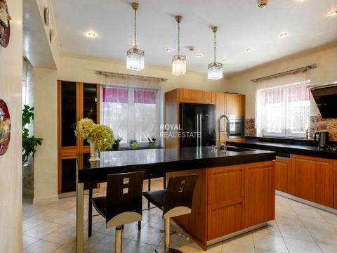 будинок за адресою Дачна вул.