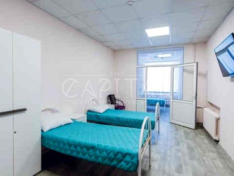 комерційна за адресою Андрія Головка вул., 7Б