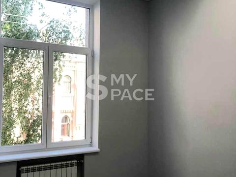 комерційна за адресою Архітектора Городецького вул., 17/1