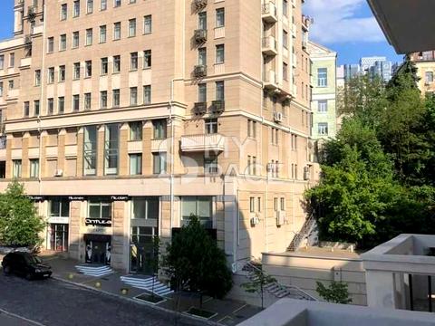 комерційна за адресою Архітектора Городецького вул., 17/1