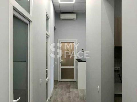 комерційна за адресою Архітектора Городецького вул., 17/1