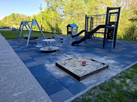 комерційна за адресою Карла Мікльоша вул., 20-Б