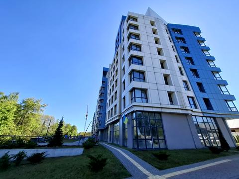 комерційна за адресою Карла Мікльоша вул., 20-Б