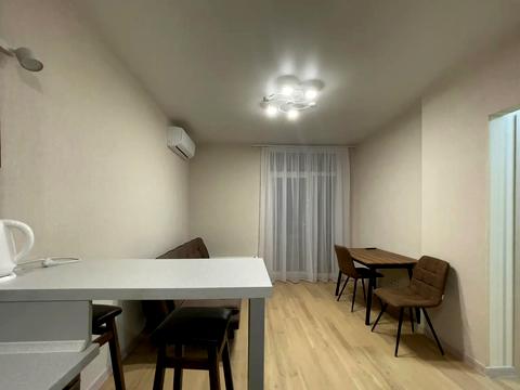 квартира за адресою Салютна вул., (Будинок 02301-02303)