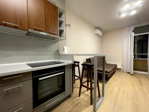 квартира за адресою Салютна вул., (Будинок 02301-02303)