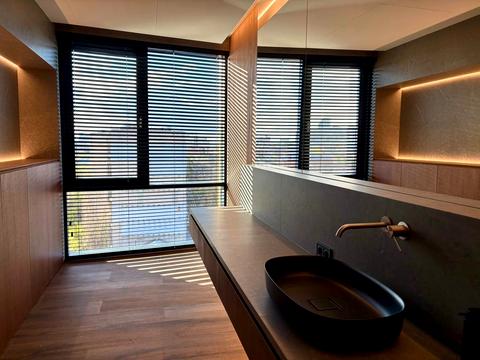 коммерческая по адресу Исполкомовская ул., 15-А