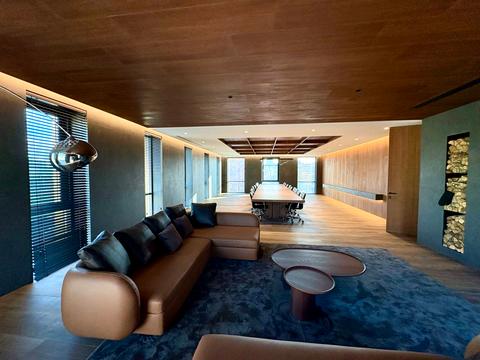 коммерческая по адресу Исполкомовская ул., 15-А