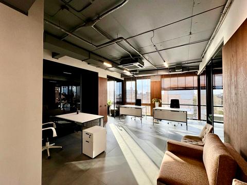 коммерческая по адресу Исполкомовская ул., 15-А